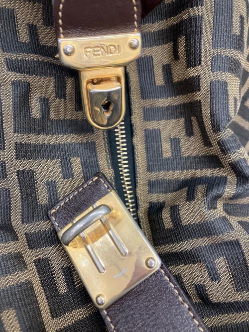 FENDI（フェンディ）FENDI (フェンディ) バニティバッグ　FENDI　ブラウン×ブラック　ズッカ柄 ブラウン×ブラックの古着・服飾アイテム