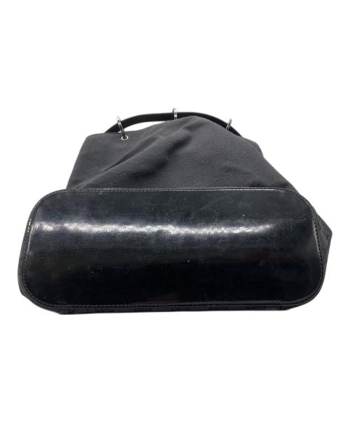 GUCCI（グッチ）GUCCI (グッチ) リングハンドルバッグ　GUCCI　キャンバス　レディース　ブラック　GG柄 ブラックの古着・服飾アイテム