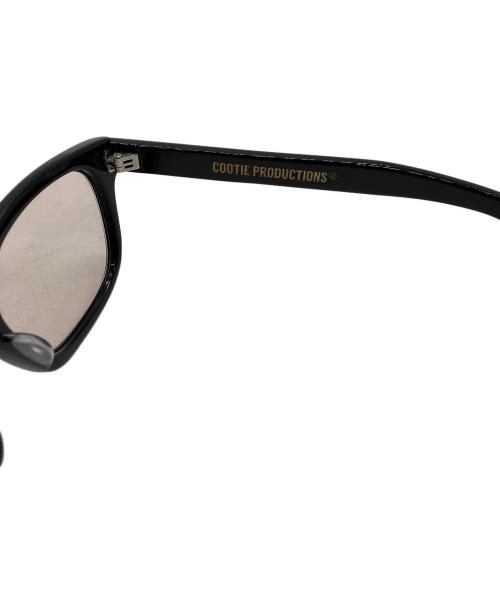 COOTIE PRODUCTIONS（クーティープロダクツ）COOTIE PRODUCTIONS (クーティープロダクツ) サングラス　COOTIE PRODUCTIONS　4628243　袋付　ブラック ブラックの古着・服飾アイテム