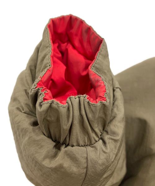 GREGORY（グレゴリー）GREGORY (グレゴリー) CAMEROON DOWN JACKET　GREGORY　メンズ　カーキ×レッド カーキ×レッド サイズ:XSの古着・服飾アイテム