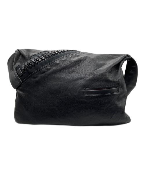 kawa-kawa（カワカワ）kawa-kawa (カワカワ) ビッグジッパーショルダーバッグ ブラックの古着・服飾アイテム