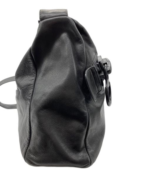 kawa-kawa（カワカワ）kawa-kawa (カワカワ) ビッグジッパーショルダーバッグ ブラックの古着・服飾アイテム