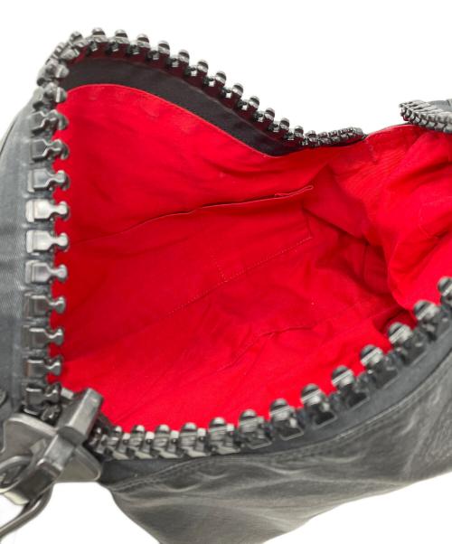 kawa-kawa（カワカワ）kawa-kawa (カワカワ) ビッグジッパーショルダーバッグ ブラックの古着・服飾アイテム