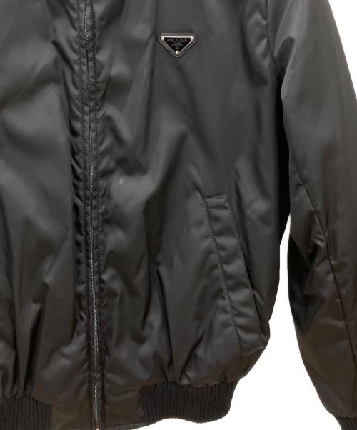 PRADA（プラダ）PRADA (プラダ) トライアングルロゴ プレート ボンバージャケット　PRADA　メンズ　ブラック　代理店表記有　NFC反応確認済み ブラック サイズ:50の古着・服飾アイテム