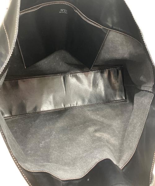 N°21（ヌメロヴェントゥーノ）N°21 (ヌメロヴェントゥーノ) ロゴトートバッグ　ブラック ブラックの古着・服飾アイテム