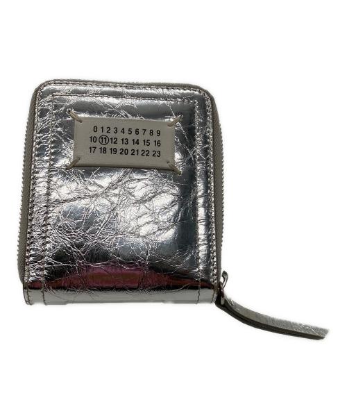 Maison Margiela（メゾンマルジェラ）Maison Margiela (メゾンマルジェラ) ラウンドファスナー財布　Maison Margiela　ミディアムジップアラウンドウォレット　シルバー シルバーの古着・服飾アイテム