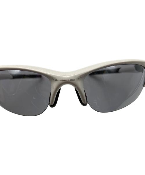 OAKLEY（オークリー）OAKLEY (オークリー) サングラス ホワイトの古着・服飾アイテム