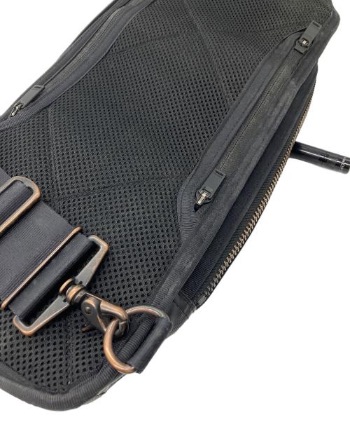 PORTER（ポーター）PORTER (ポーター) ボディーバッグ　PORTER　HEAT　ブラック　 ブラックの古着・服飾アイテム