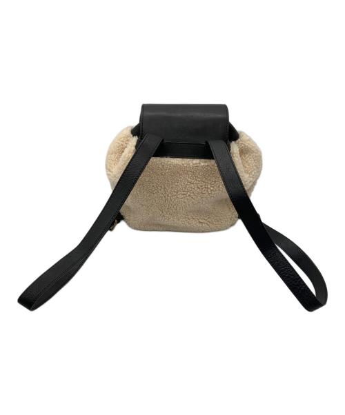 UGG（アグ）UGG (アグ) シープスキンリュック　UGG　ホワイト×ブラック ホワイト×ブラックの古着・服飾アイテム