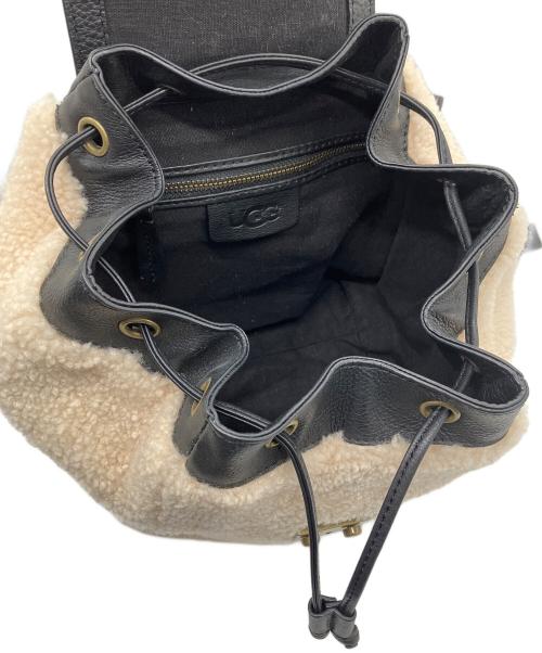 UGG（アグ）UGG (アグ) シープスキンリュック　UGG　ホワイト×ブラック ホワイト×ブラックの古着・服飾アイテム