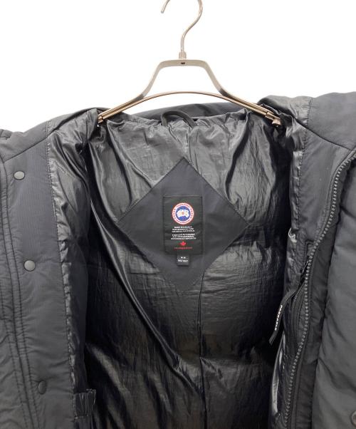 CANADA GOOSE（カナダグース）CANADA GOOSE (カナダグース) ダウンジャケット　CANADA GOOSE　メンズ　ブラック　ARMSTRONG HOODY ブラック サイズ:Mの古着・服飾アイテム