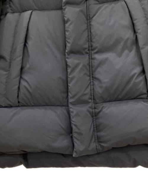 CANADA GOOSE（カナダグース）CANADA GOOSE (カナダグース) ダウンジャケット　CANADA GOOSE　メンズ　ブラック　ARMSTRONG HOODY ブラック サイズ:Mの古着・服飾アイテム