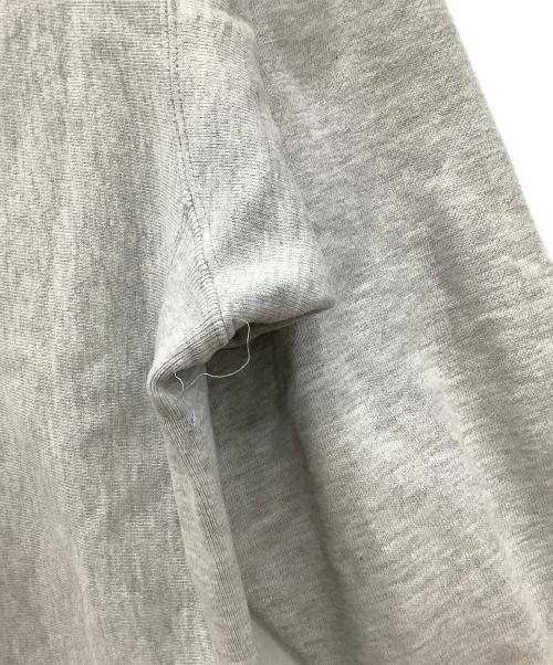 Champion REVERSE WEAVE（チャンピオン リバース ウィーブ）Champion REVERSE WEAVE (チャンピオン リバース ウィーブ) スウェット　Champion REVERSE WEAVE　メンズ　グレー　ダメージ有　刺繍タグ 90’s 古着 目付き グレー サイズ:Mの古着・服飾アイテム