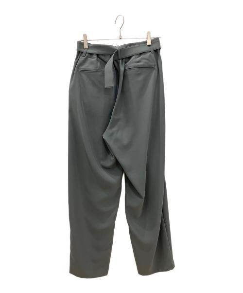 ATTACHMENT（アタッチメント）ATTACHMENT (アタッチメント) PE CONPACT TWILL BELTED TAPERED FIT TROUSERS　ATTACHMENT　メンズ　グレー　タグ付 グレー サイズ:2の古着・服飾アイテム