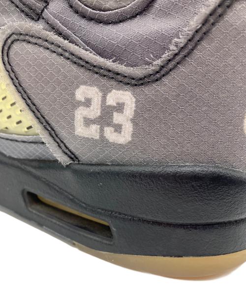 NIKE（ナイキ）NIKE (ナイキ) OFFWHITE (オフホワイト) ハイカットスニーカー　NIKE　OFFWHITE　メンズ　グレー　AIR JORDAN 5 RETRO SP グレー サイズ:27の古着・服飾アイテム