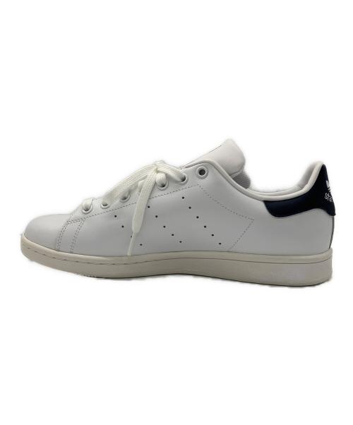 adidas（アディダス）adidas (アディダス) スニーカー　adidas　メンズ　ホワイト　STANSMITH ホワイト サイズ:27の古着・服飾アイテム