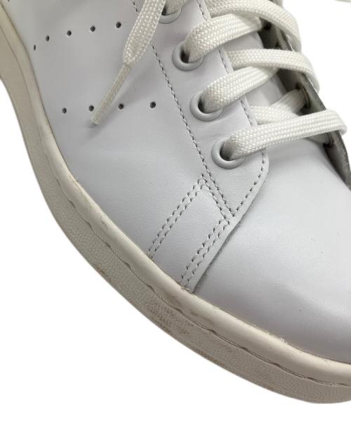 adidas（アディダス）adidas (アディダス) スニーカー　adidas　メンズ　ホワイト　STANSMITH ホワイト サイズ:27の古着・服飾アイテム