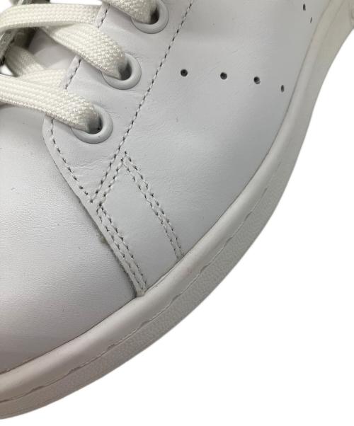 adidas（アディダス）adidas (アディダス) スニーカー　adidas　メンズ　ホワイト　STANSMITH ホワイト サイズ:27の古着・服飾アイテム