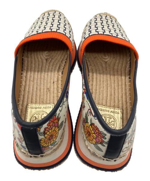 TORY BURCH（トリーバーチ）TORY BURCH (トリーバーチ) スリッポン ホワイト×オレンジ サイズ:8の古着・服飾アイテム