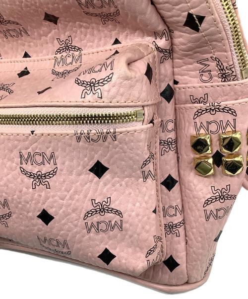 MCM（エムシーエム）MCM (エムシーエム) スタッズリュック ピンクの古着・服飾アイテム