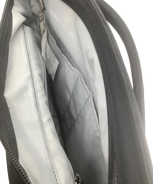 ARC'TERYX（アークテリクス）ARC'TERYX (アークテリクス) Arro 8 Shoulder Bag ブラックの古着・服飾アイテム