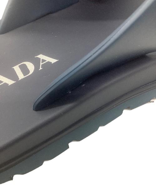 PRADA（プラダ）PRADA (プラダ) ラバートングサンダル ネイビー サイズ:SIZE 7 1/2の古着・服飾アイテム
