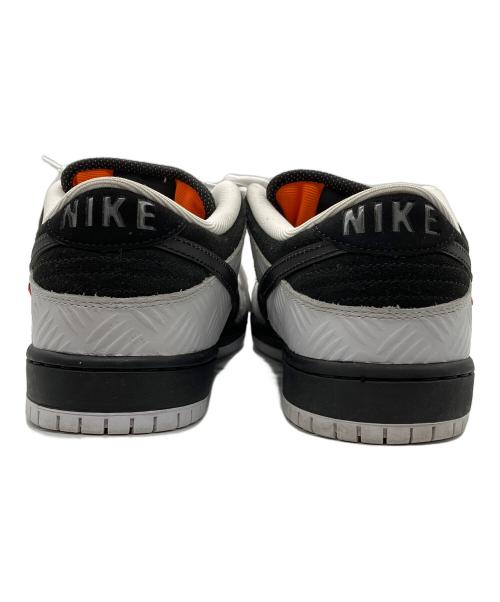 NIKE SB（ナイキエスビー）NIKE SB (ナイキエスビー) スニーカー ホワイト×ブラック サイズ:27.5の古着・服飾アイテム