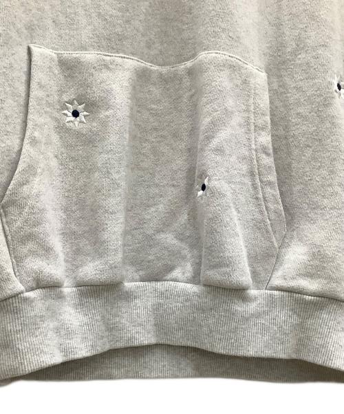 FREAK'S STORE（フリークスストア）FREAK'S STORE (フリークスストア) KEBOZ (ケボズ) プルオーバーパーカー　NICK GEAR グレー サイズ:Lの古着・服飾アイテム