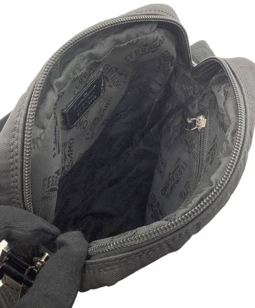 Salvatore Ferragamo（サルヴァトーレ フェラガモ）Salvatore Ferragamo (サルヴァトーレ フェラガモ) ショルダーバッグ ブラックの古着・服飾アイテム