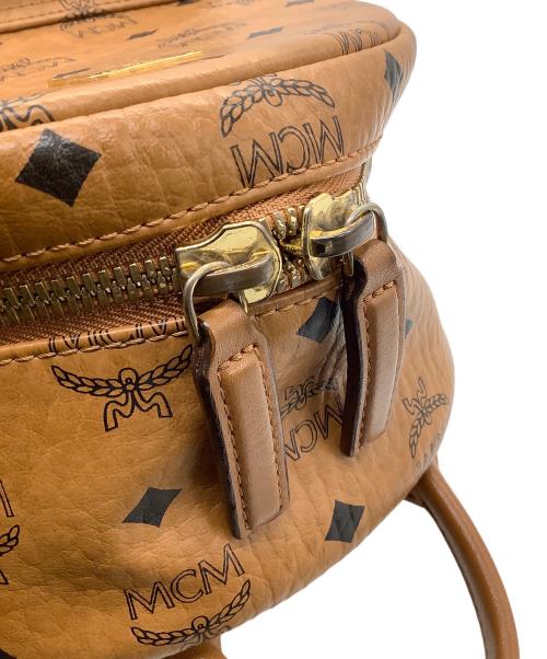 MCM（エムシーエム）MCM (エムシーエム) Stark サイドスタッズ バックパック　ヴィセトス ブラウンの古着・服飾アイテム