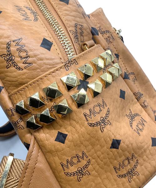 MCM（エムシーエム）MCM (エムシーエム) Stark サイドスタッズ バックパック　ヴィセトス ブラウンの古着・服飾アイテム