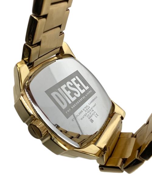 DIESEL（ディーゼル）DIESEL (ディーゼル) 腕時計　クォーツ　SSブレスレット ゴールドの古着・服飾アイテム