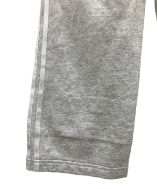 adidas（アディダス）adidas (アディダス) スウェットパンツ　ダメージ加工 グレー サイズ:Mの古着・服飾アイテム