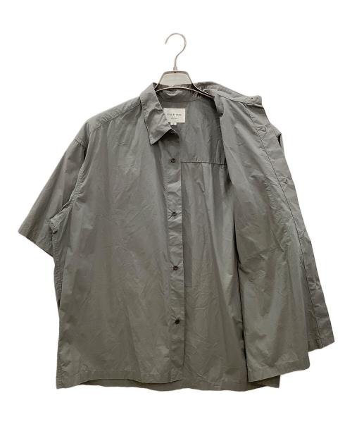 STILL BY HAND（スティルバイハンド）STILL BY HAND (スティルバイハンド) 半袖シャツ グレー サイズ:46の古着・服飾アイテム