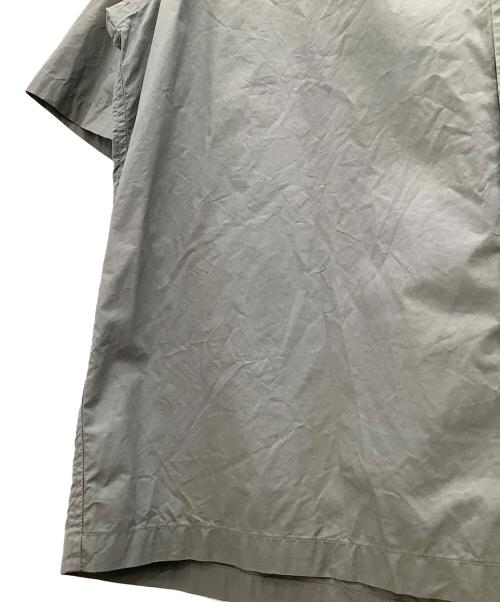 STILL BY HAND（スティルバイハンド）STILL BY HAND (スティルバイハンド) 半袖シャツ グレー サイズ:46の古着・服飾アイテム