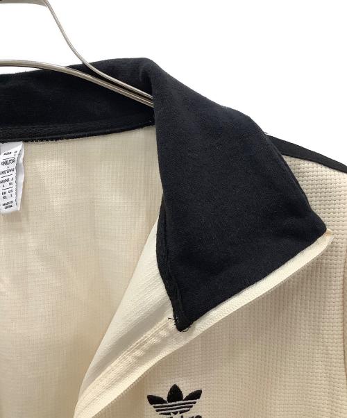 adidas（アディダス）adidas (アディダス) トラックジャケット　PAKAIAN ベージュ サイズ:XLの古着・服飾アイテム