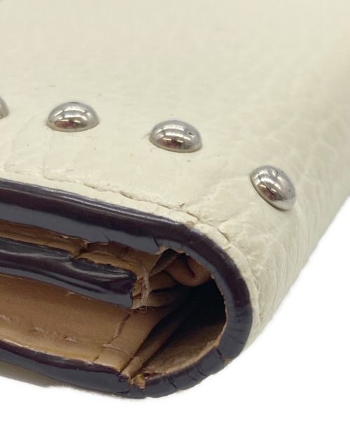 J&M DAVIDSON（ジェイ＆エム デヴィッドソン）J&M DAVIDSON (ジェイ＆エム デヴィッドソン) NEW STUDS WALLET ホワイトの古着・服飾アイテム