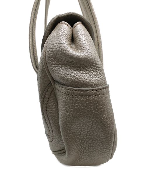 CELINE（セリーヌ）CELINE (セリーヌ) レザーハンドバッグ アイボリーの古着・服飾アイテム