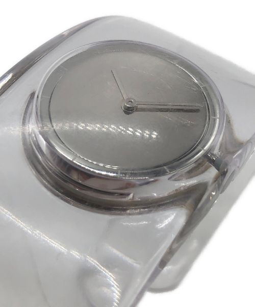 ISSEY MIYAKE（イッセイミヤケ）ISSEY MIYAKE (イッセイミヤケ) バングルウォッチ シルバーの古着・服飾アイテム