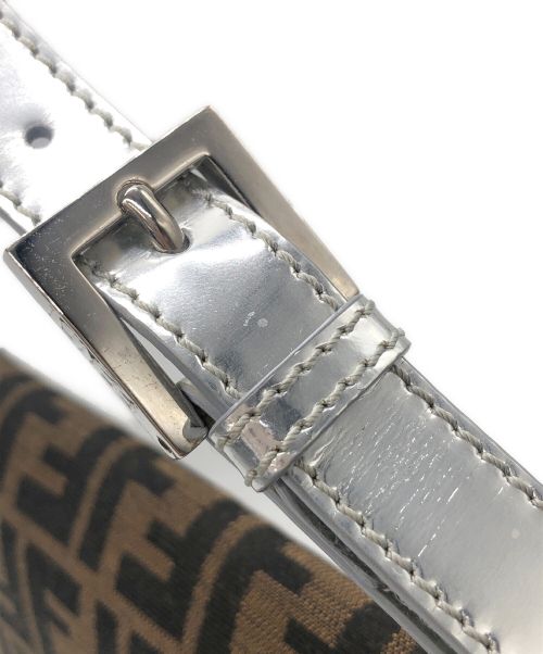 FENDI（フェンディ）FENDI (フェンディ) ズッカ柄ハンドバッグ ブラウン×シルバーの古着・服飾アイテム