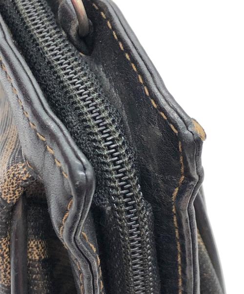 FENDI（フェンディ）FENDI (フェンディ) ズッカ柄ショルダーバッグ ブラウンの古着・服飾アイテム