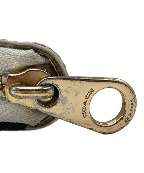 COACH（コーチ）COACH (コーチ) 長財布　シグネチャー ホワイトの古着・服飾アイテム