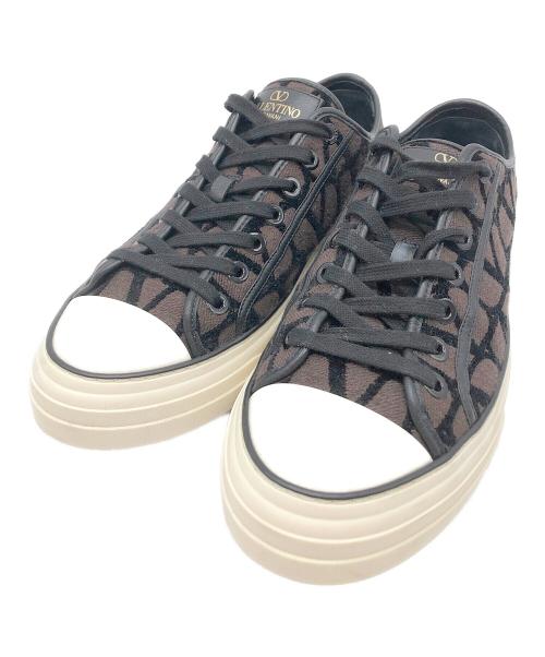 VALENTINO GARAVANI（ヴァレンティノ・ガラヴァーニ）VALENTINO GARAVANI スニーカー VALENTINO GARAVANI (ヴァレンチノガラヴァーニ) Monogram Sneaker(モノグラムスニーカー） ブラック×ブラウン サイズ:SIZE 26cmの古着・服飾アイテム