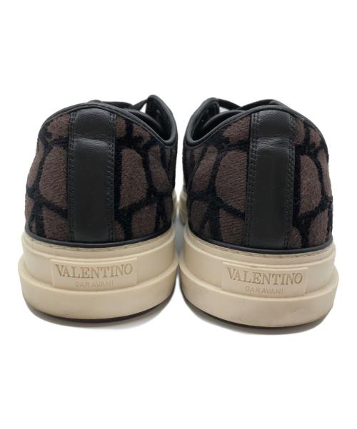 VALENTINO GARAVANI（ヴァレンティノ・ガラヴァーニ）VALENTINO GARAVANI スニーカー VALENTINO GARAVANI (ヴァレンチノガラヴァーニ) Monogram Sneaker(モノグラムスニーカー） ブラック×ブラウン サイズ:SIZE 26cmの古着・服飾アイテム