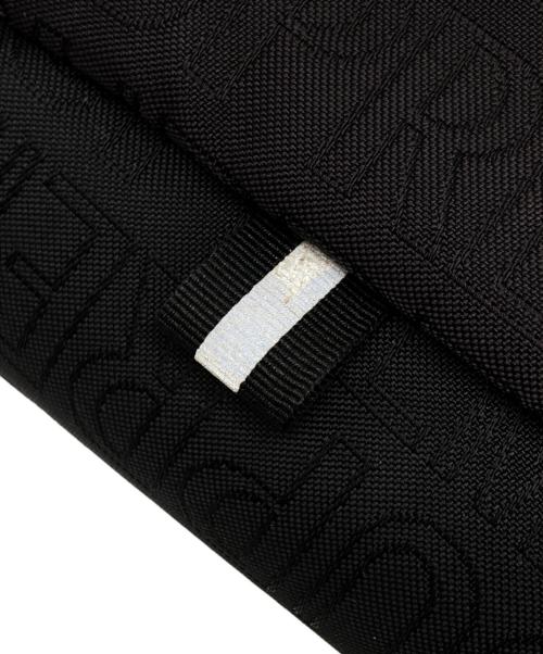 SUPREME（シュプリーム）SUPREME (シュプリーム) ショルダーバッグ ブラックの古着・服飾アイテム