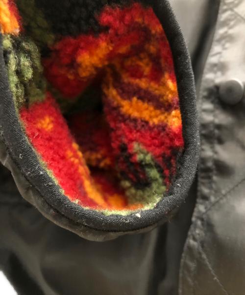 SUPREME（シュプリーム）Supreme (シュプリーム) リバーシブルジャケット　Winter 2016 Roses Sherpa Fleece Reversible Jacket ブラック×レッド サイズ:Mの古着・服飾アイテム