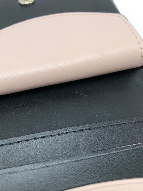 Kate Spade（ケイトスペード）Kate Spade (ケイトスペード) 2つ折り財布 ブラック×ピンクの古着・服飾アイテム