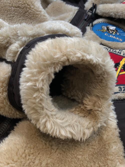 AVIREX（アヴィレックス）AVIREX (アヴィレックス) ボアジャケット　RETRO BOA B-3 TOPGUN ベージュ サイズ:Mの古着・服飾アイテム