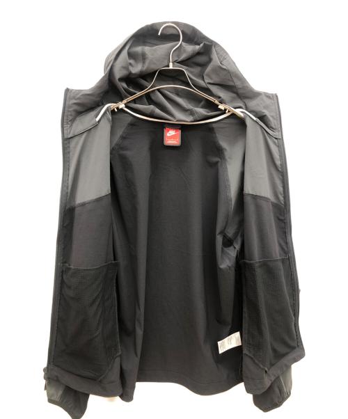 NIKE（ナイキ）NIKE (ナイキ) テックウインドランナージャケット グレー×ブラック サイズ:Lの古着・服飾アイテム