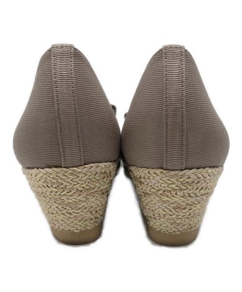 DIANA（ダイアナ）DIANA (ダイアナ) オープントゥパンプス グレージュ サイズ:22.5の古着・服飾アイテム